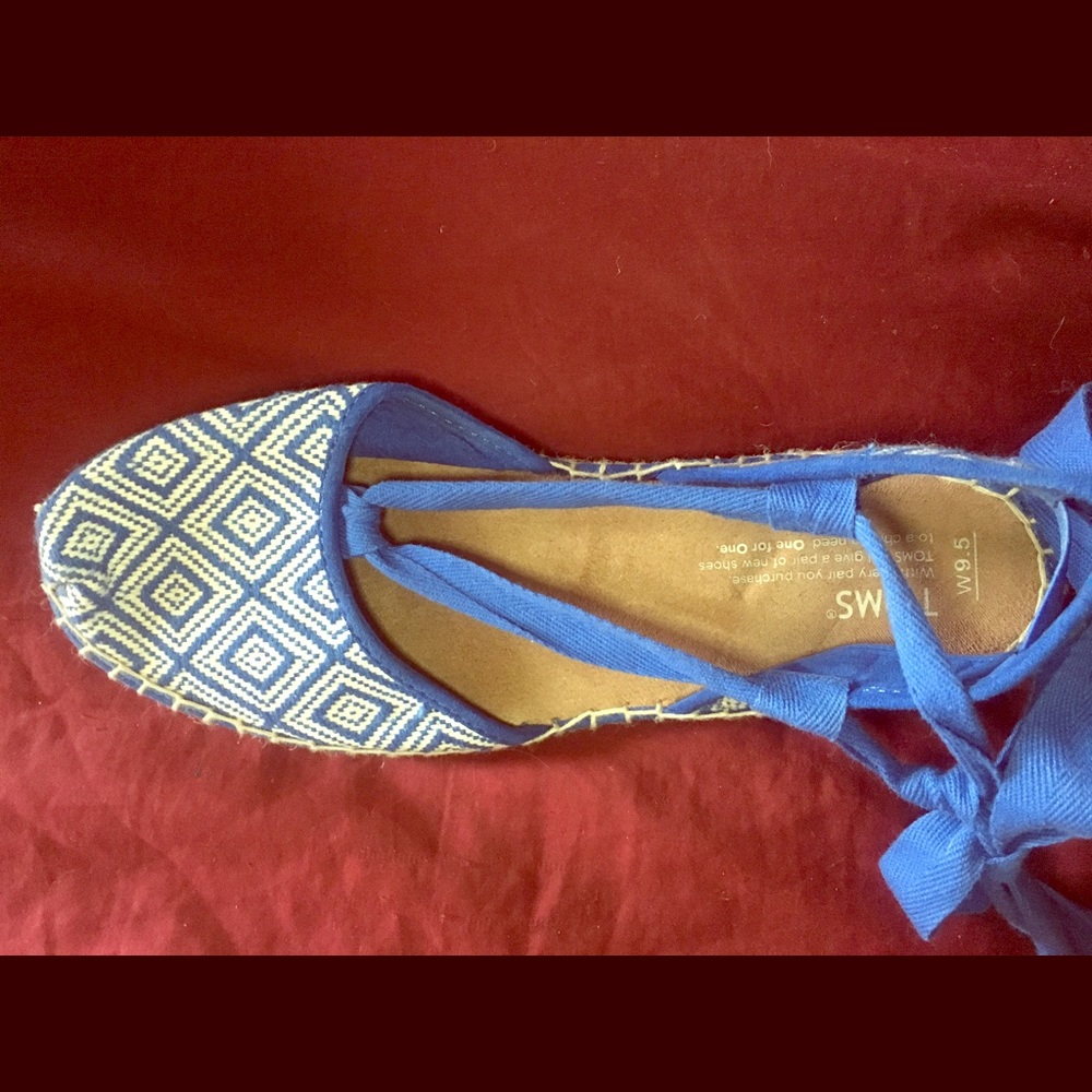Tom sandals